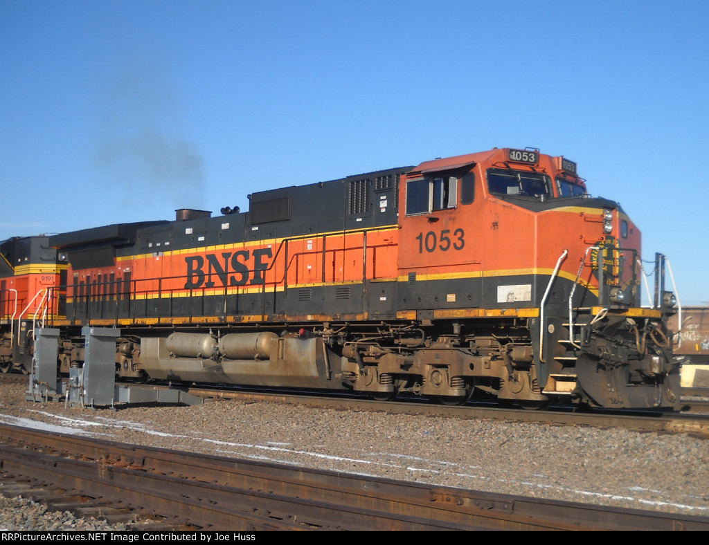 BNSF 1053